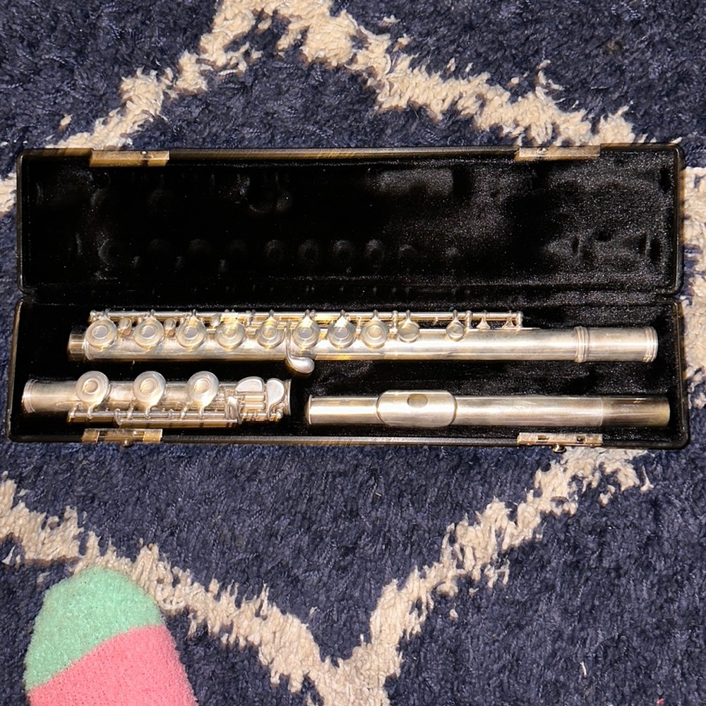 Gemeinhardt pure silver 16 hole flute
